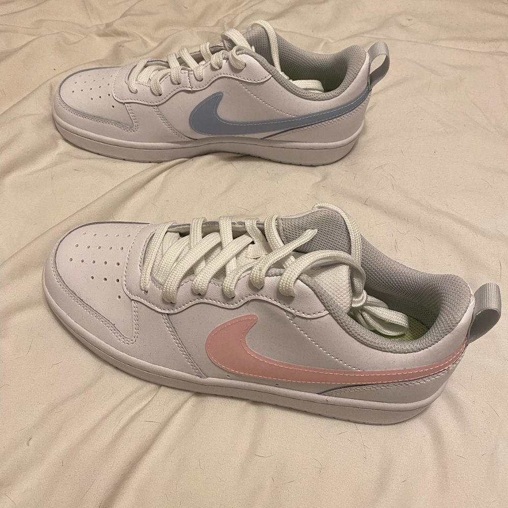 Nike court royale